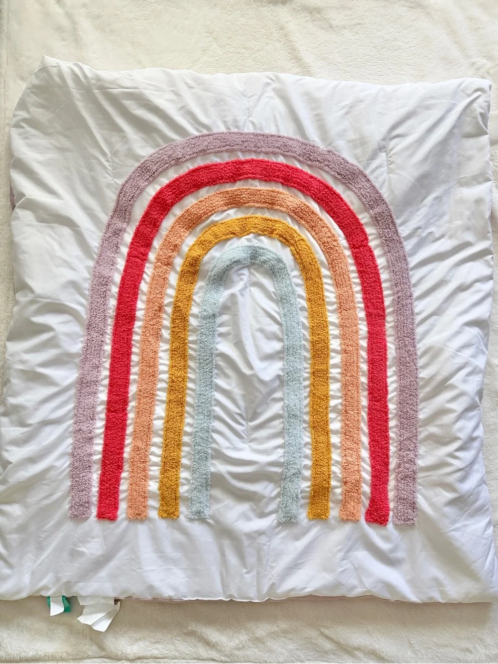 Pillowfort Kids Tufted Rainbow Comforter Toddler Bed Size